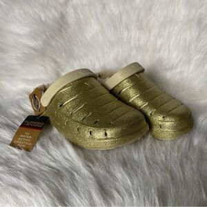 Rugged Shark Shoes Clogs Women’s Size 5 Slip On Gold New With Tags‎